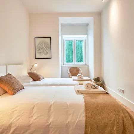 New!luxury Portuguese Design Apt By The River-3br! Apartamento *
