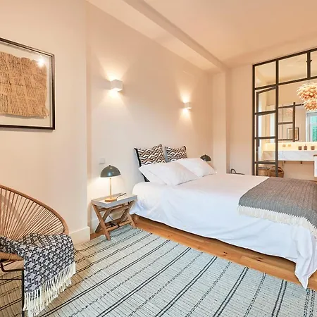 New!luxury Portuguese Design Apt By The River-3br! Apartment