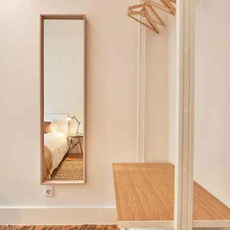 New!luxury Portuguese Design Apt By The River-3br!