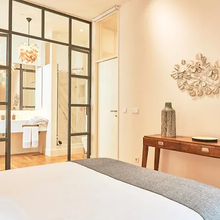New!luxury Portuguese Design Apt By The River-3br! Apartment