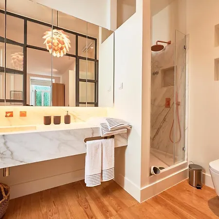 아파트 New!luxury Portuguese Design Apt By The River-3br!