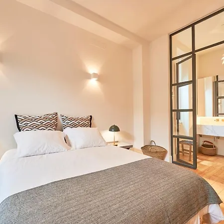 아파트 New!luxury Portuguese Design Apt By The River-3br!
