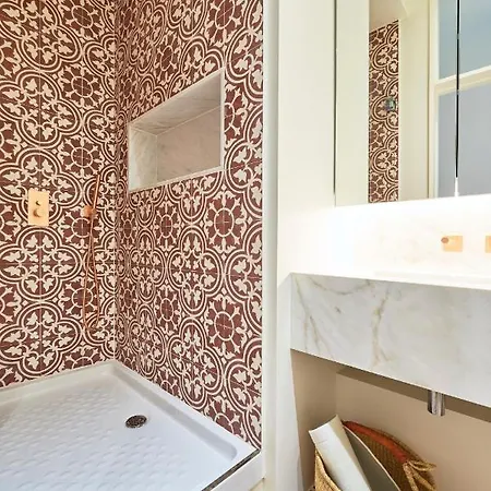 New!luxury Portuguese Design Apt By The River-3br!